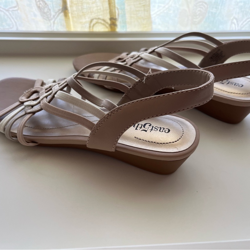 East 5th Tan and Cream Sandals Elegant Comfort - Picture 3 of 10
